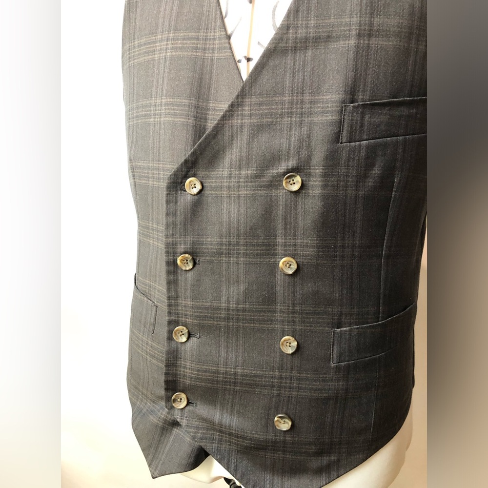 Men's Indochino double Breasted Plaid Grey vest - Picture 6 of 9